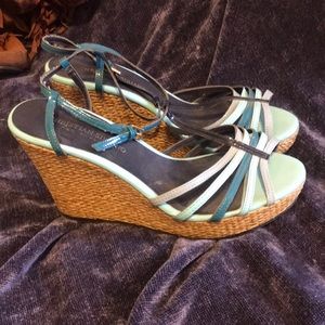 Like new blue platforms